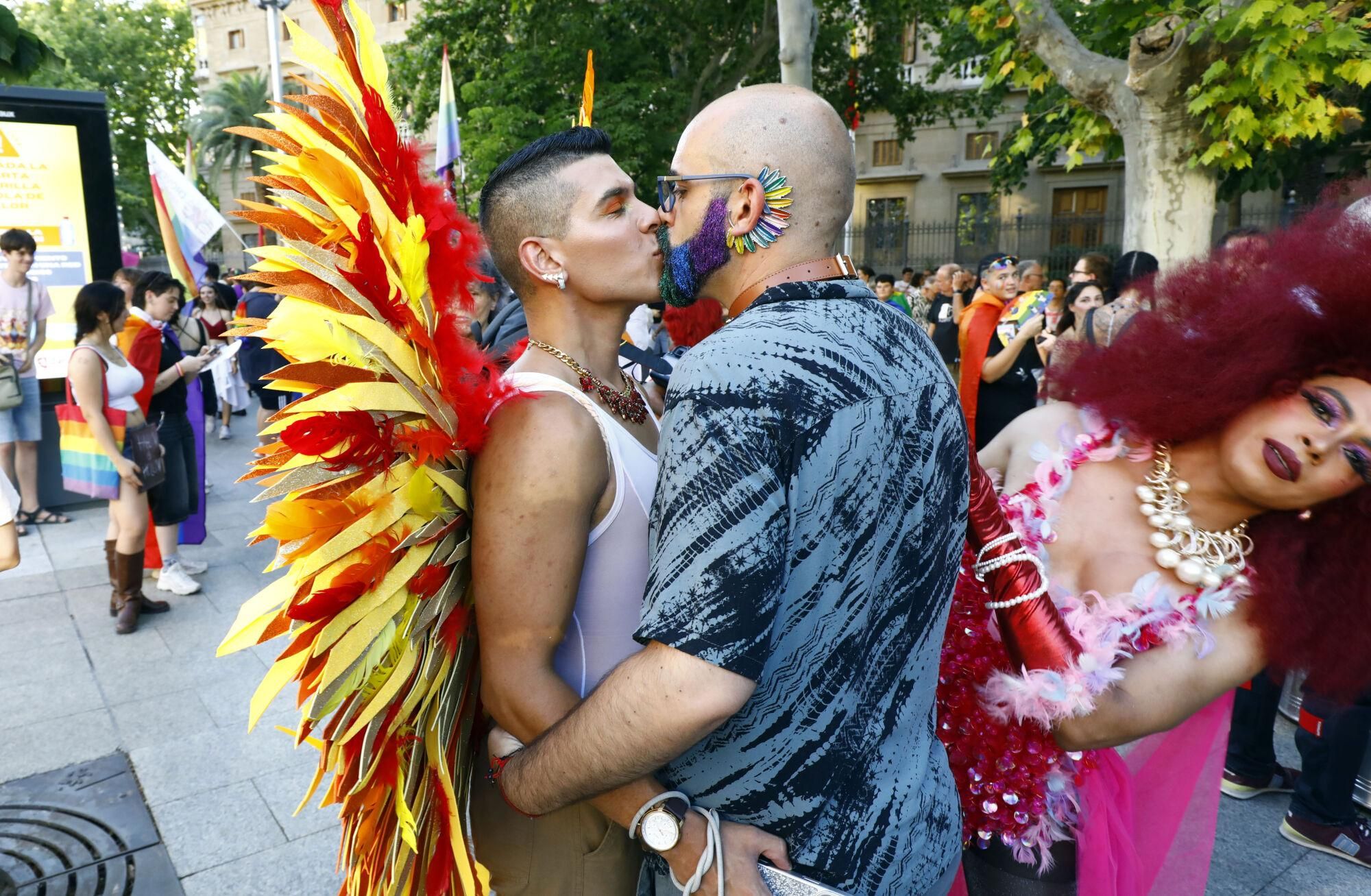 MARCHA DEL ORGULLO GAY LGTBIQ HOMOSEXUALES