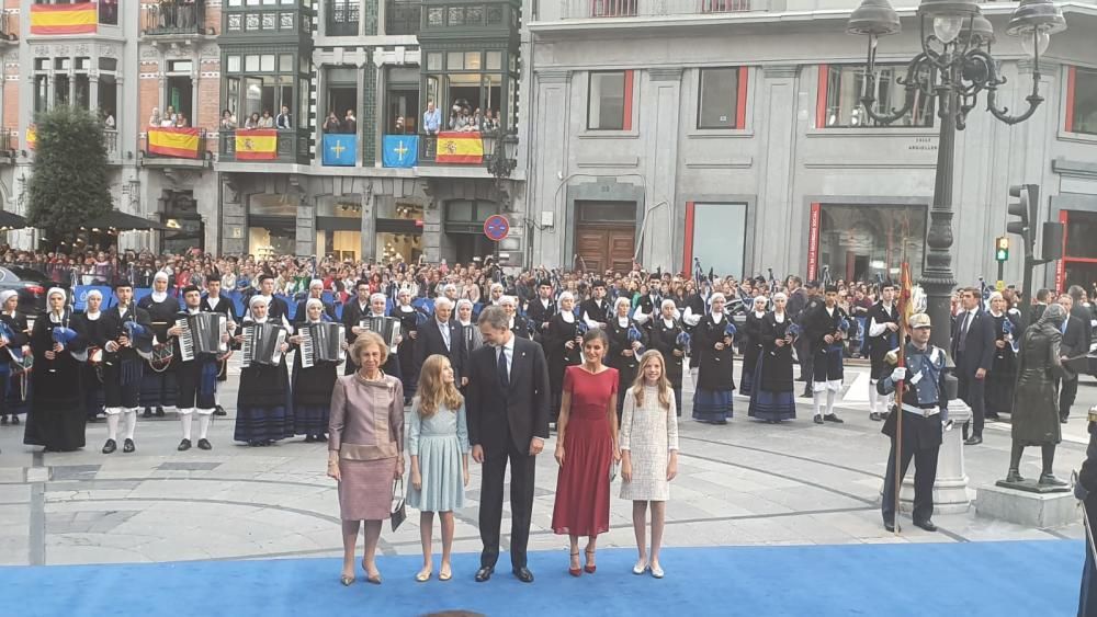 La alfombra azul del teatro Campoa