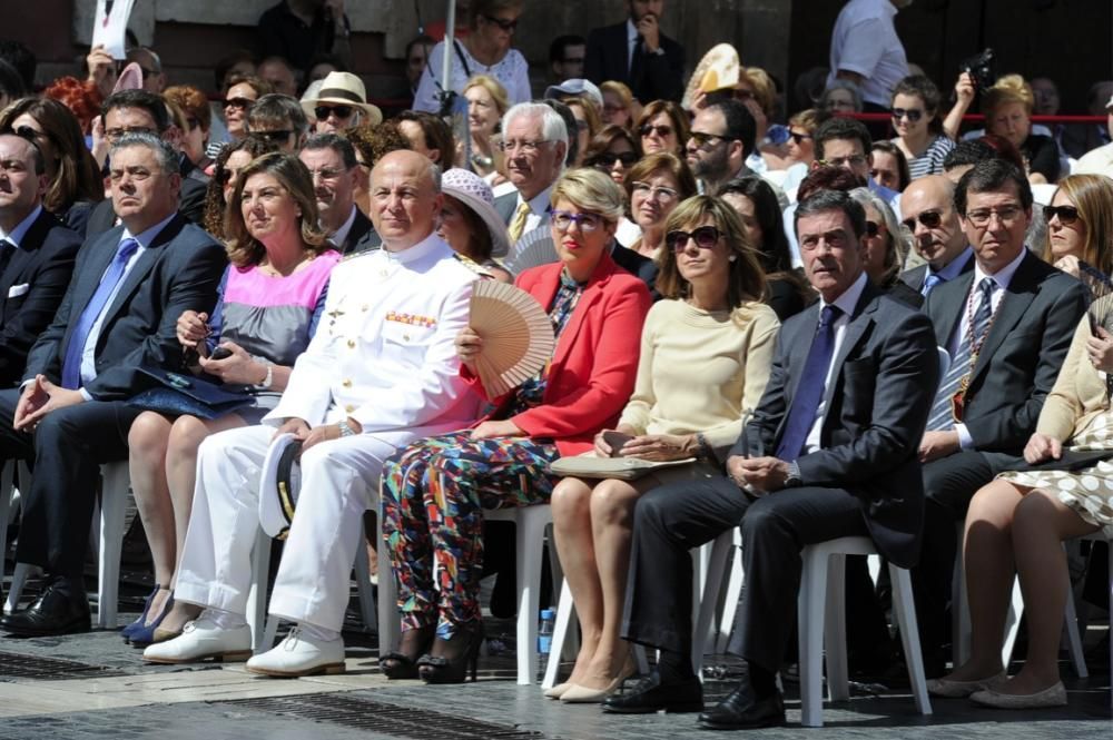 Coronación de la Virgen de la Soledad en la plaza Belluga