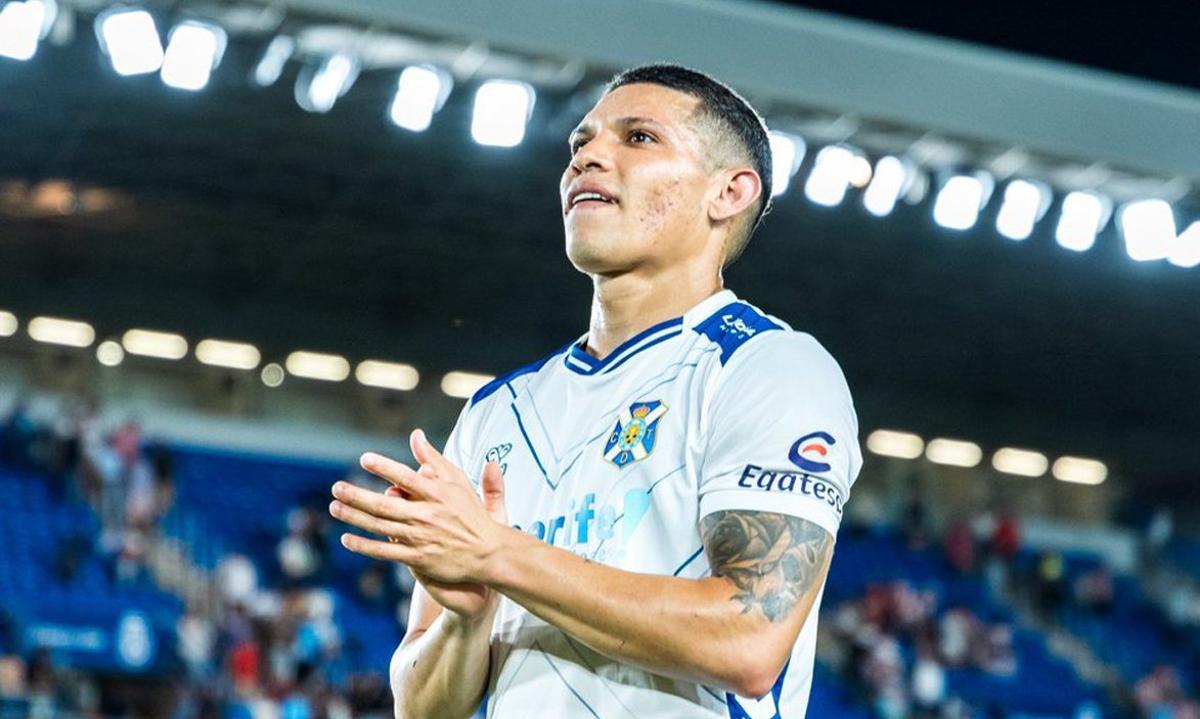 El brasileño, festejando su última diana en el Heliodoro Rodríguez. | CDT