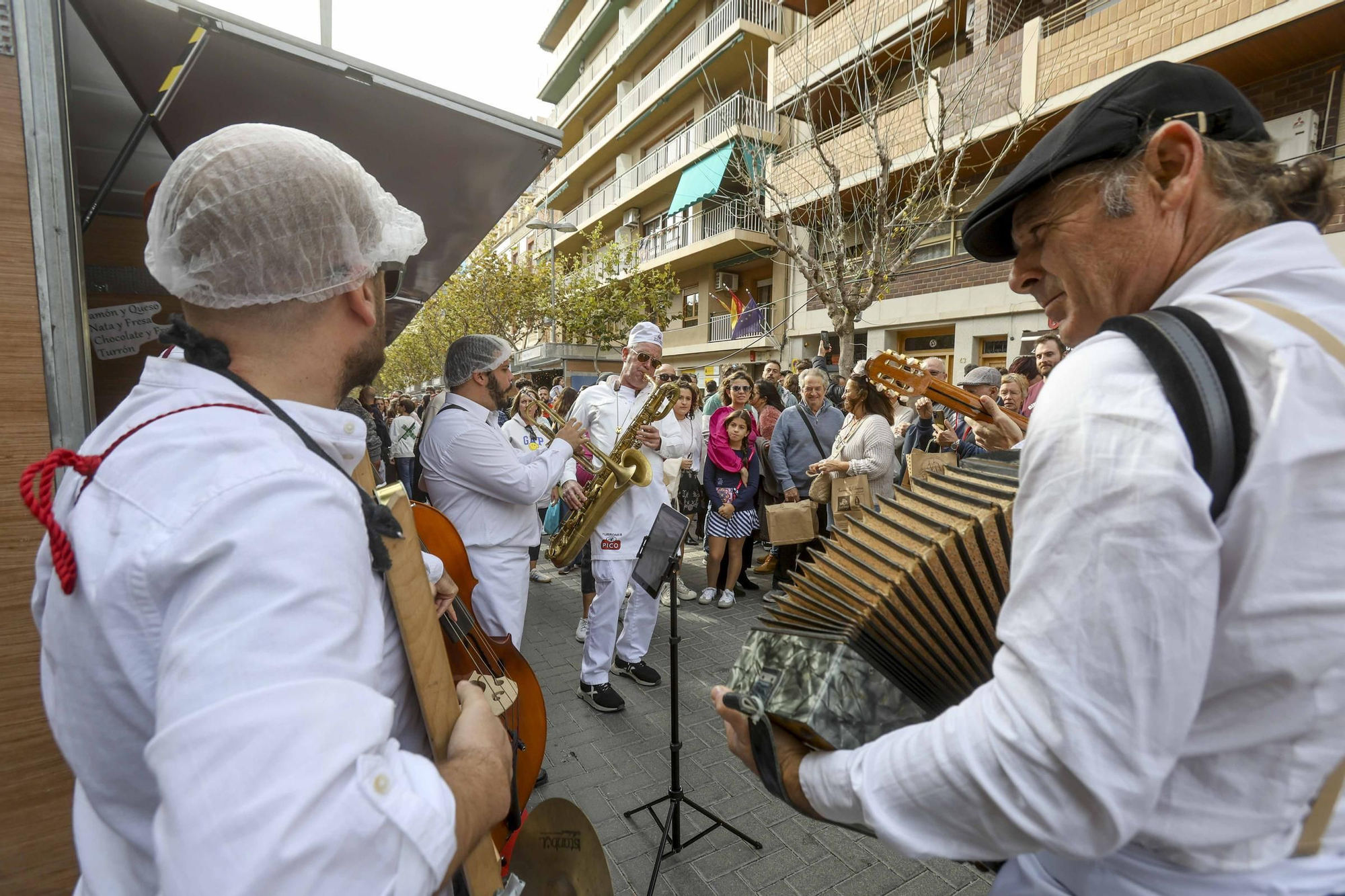 Gran afluencia en la Feria de la Navidad de Xixona
