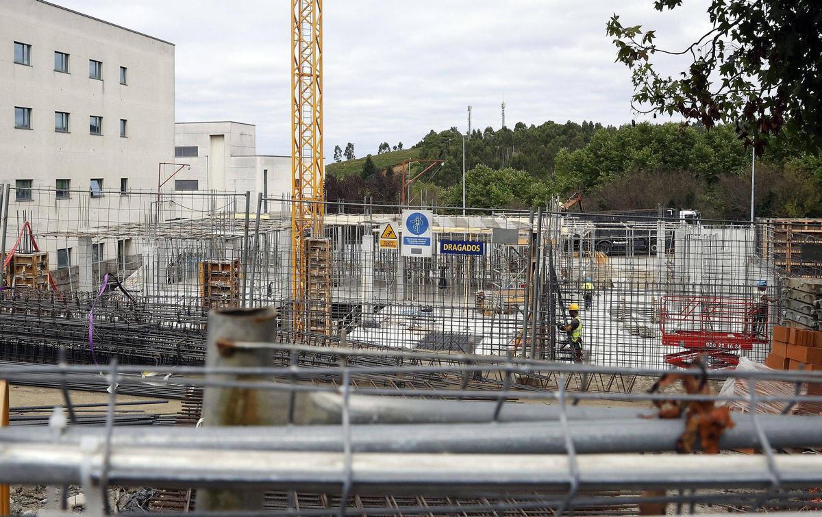 Obras de ampliación del Hospital Clínico de Santiago.