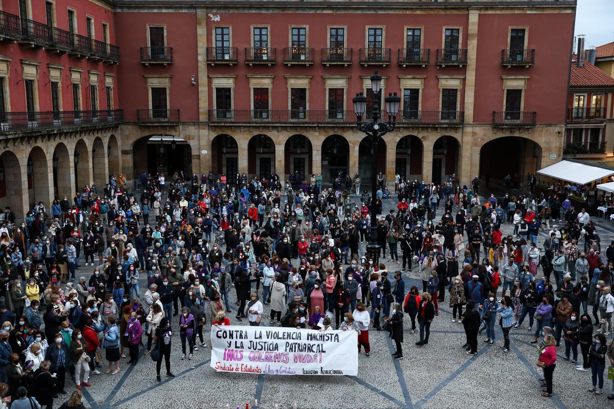 Gijón clama contra la violencia machista tras el crimen de las niñas de Canarias