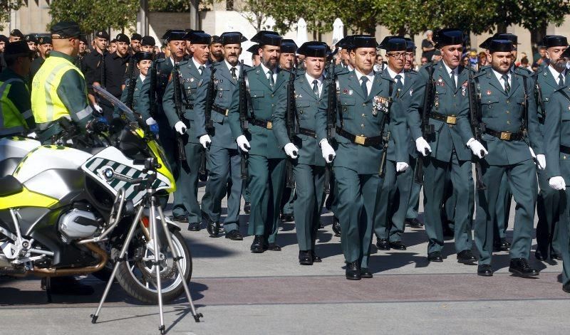 La Guardia Civil rinde homenaje a la Virgen del Pilar, su patrona.