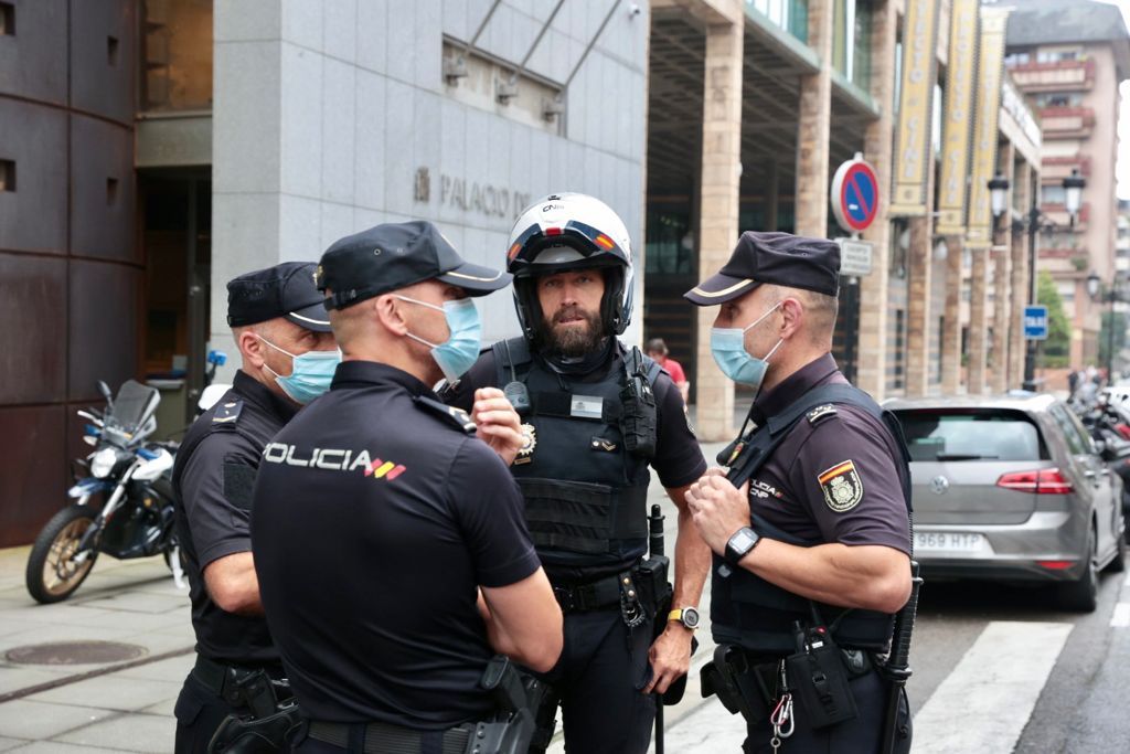 Amenaza de bomba en Oviedo: desalojan el Centro Cívico y acordonan la zona