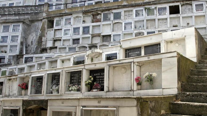 San Martín garantiza el acceso al cementerio de El Entrego el día de Todos los Santos