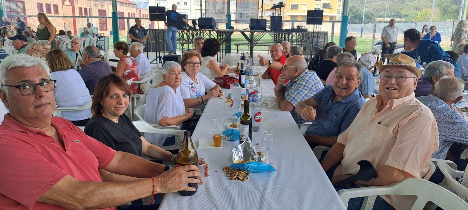 Paella de la Gent Gran en las fiestas de Tavernes de la Valldigna