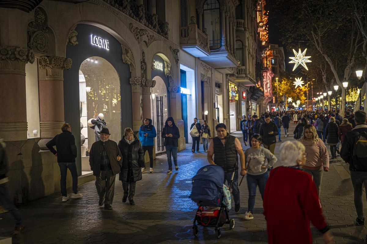 De districte bancari a avinguda del luxe: el 27% de les vendes exemptes d’impostos per a turistes a Espanya venen del passeig de Gràcia