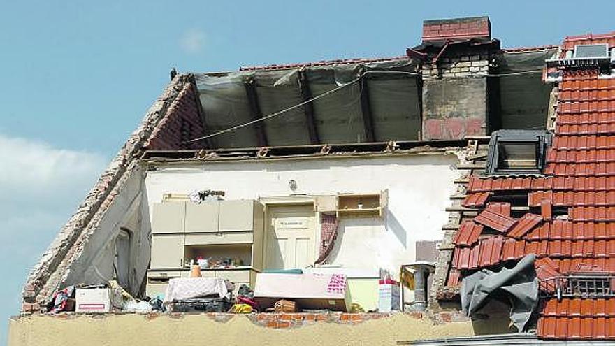 Una ola de tornados causa la muerte  de una niña y graves daños  en Alemania