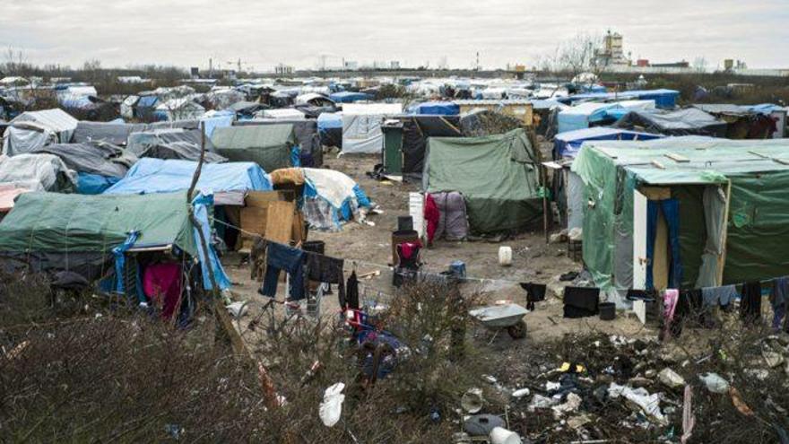 Se alcanzan los 10.000 inmigrantes en la &quot;jungla&quot; de Calais, según la policía