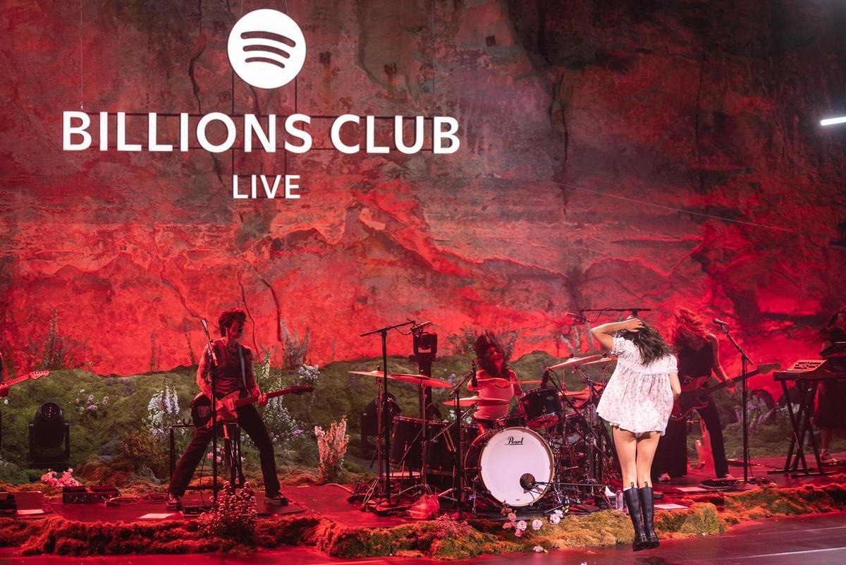 Olivia Rodrigo, en un concierto privado en el Grec previo al Clásico de fútbo