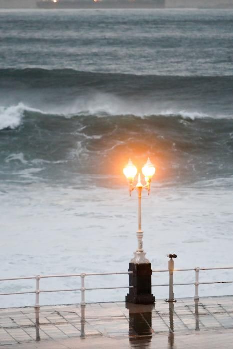 Oleaje en Gijón