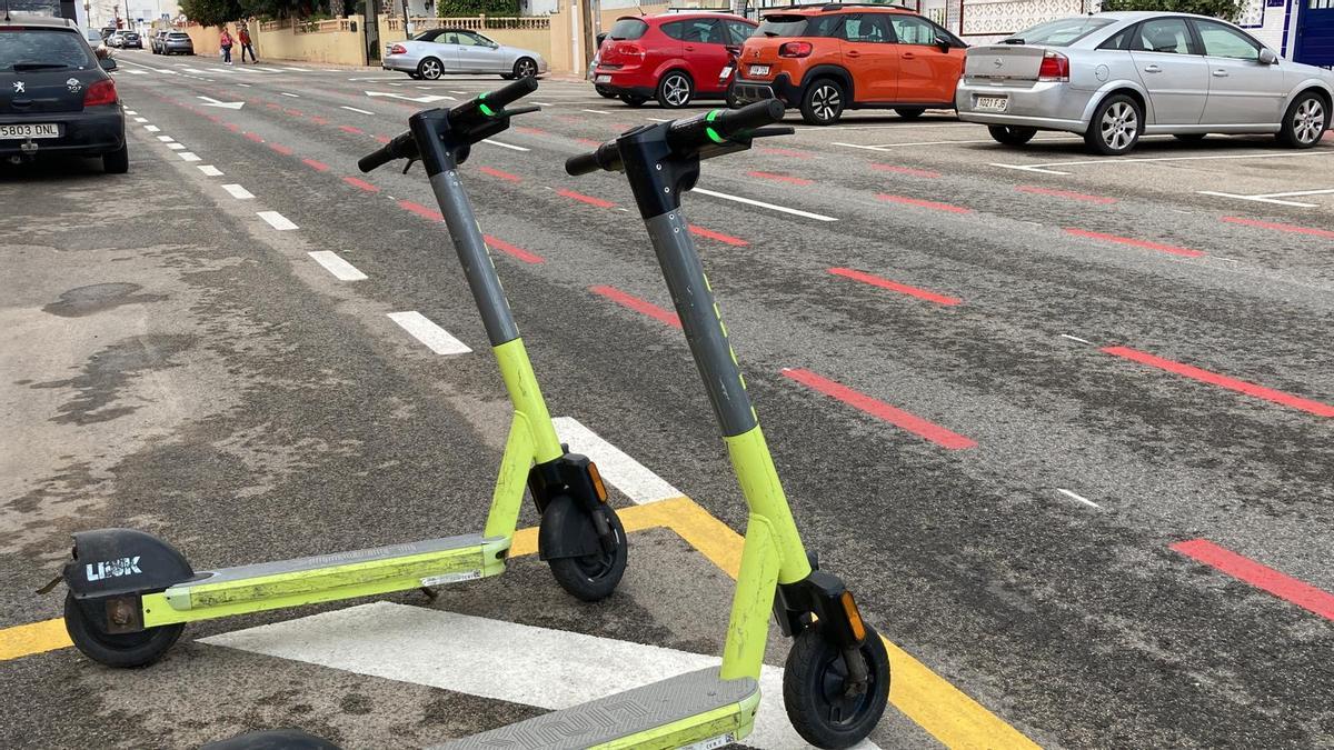 El Ayuntamiento de Torrevieja señaliza itinerarios con preferencia para patinetes eléctricos a institutos