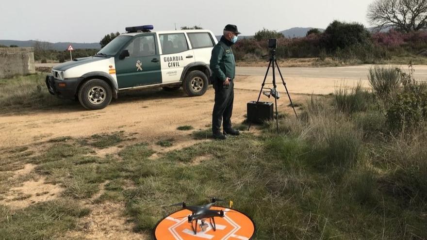 La Guardia Civil con sus equipos en Figueruela de Arriba