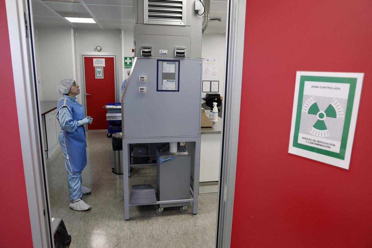 Visita a la Unidad Central de Radiofarmacia de Galicia: la fábrica invisible que sostiene la medicina nuclear gallega