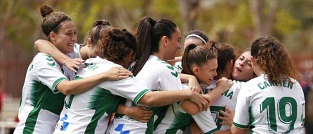 Las jugadoras del Elche celebran un gol de este curso. | ELCHE CF