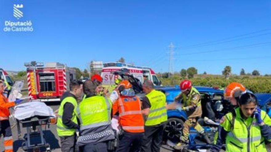 Vídeo: Un accidente en Vila-real deja siete heridos