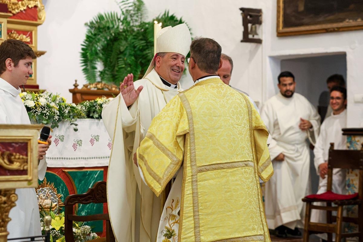 Todas las imágenes de la ordenación de Juan Carlos Rubertiello, diácono en Sant Antoni