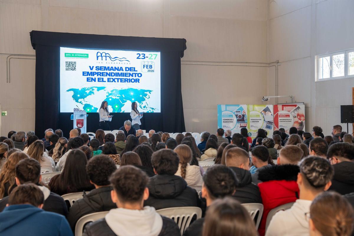 Inauguración de la semana del emprendimiento del Albarregas de Mérida.