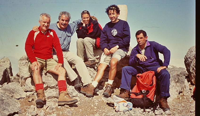 En la cima de Peña Santa. De izquierda a derecha, Melchor Fernández, Avelino Suárez, Lucía Salvador, Jorge Suárez y el guía Erik Pérez Lorente.  