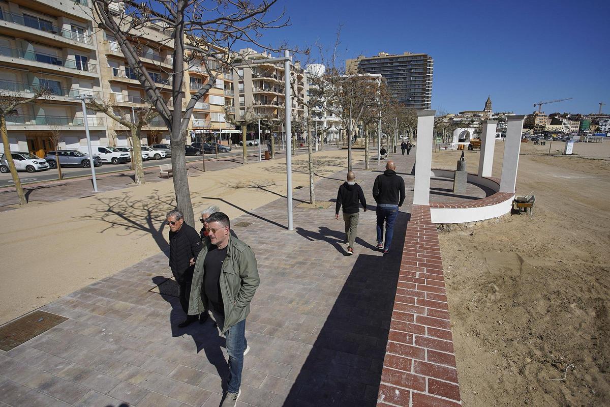 Palamós estrena el nou passeig del Mar: setze mesos d’obres i una inversió de 6,6 milions Palamós estrena el nou passeig del Mar: setze mesos d’obres i una inversió de 6,6 milions
