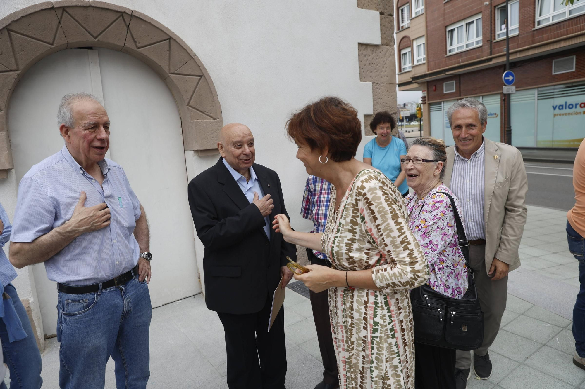 Gijón abre la puerta a Naval Azul desde esta nueva plaza en el corazón de El Natahoyo (en imágenes)