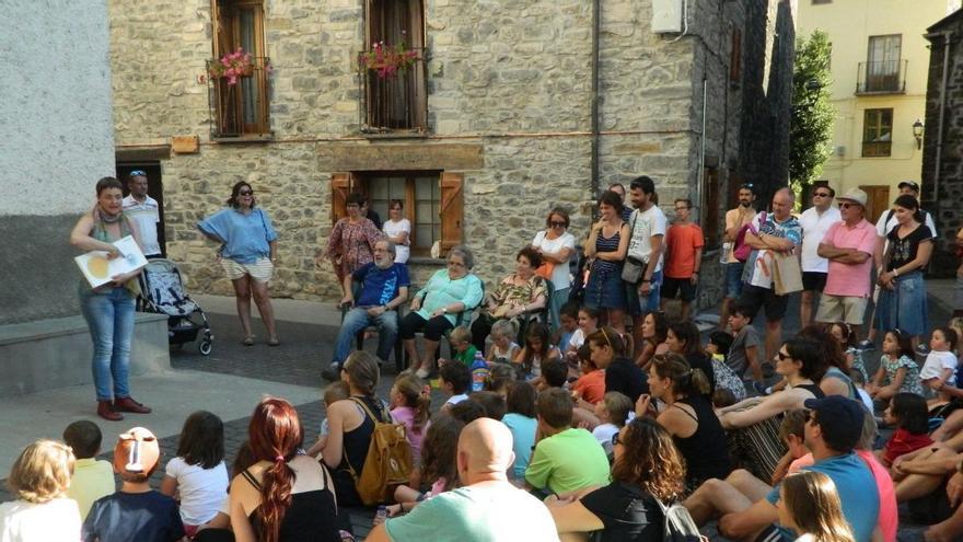 Villanúa ultima los preparativos de su Feria del Libro y del Cómic