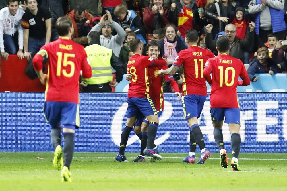 El partido entre España e Israel en El Molinón, en imágenes