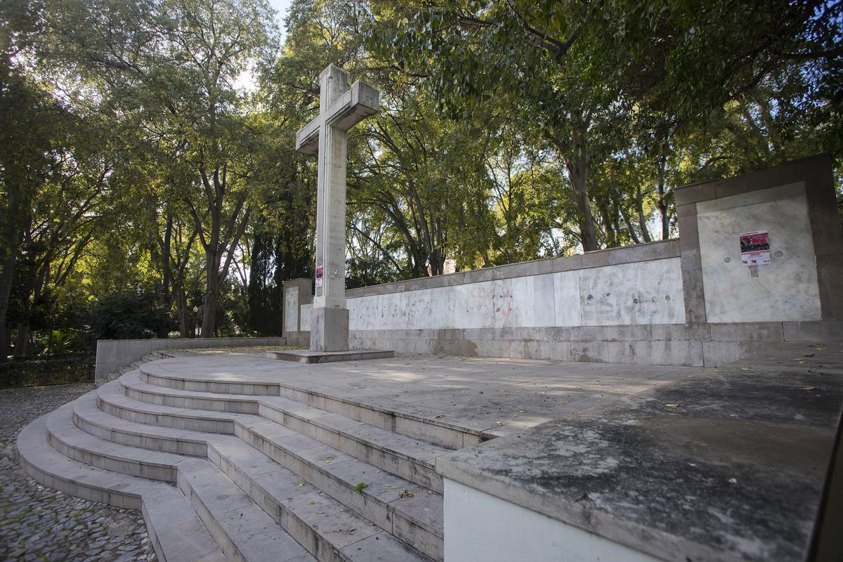 Cruz en el parque Ribalta de Castelló.