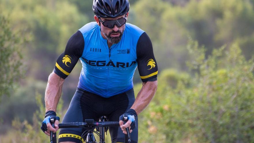 Veinte ascensiones en bicicleta de Pego a la Vall d&#039;Ebo, el equivalente a subir el Everest, para luchar contra la esclerosis múltiple