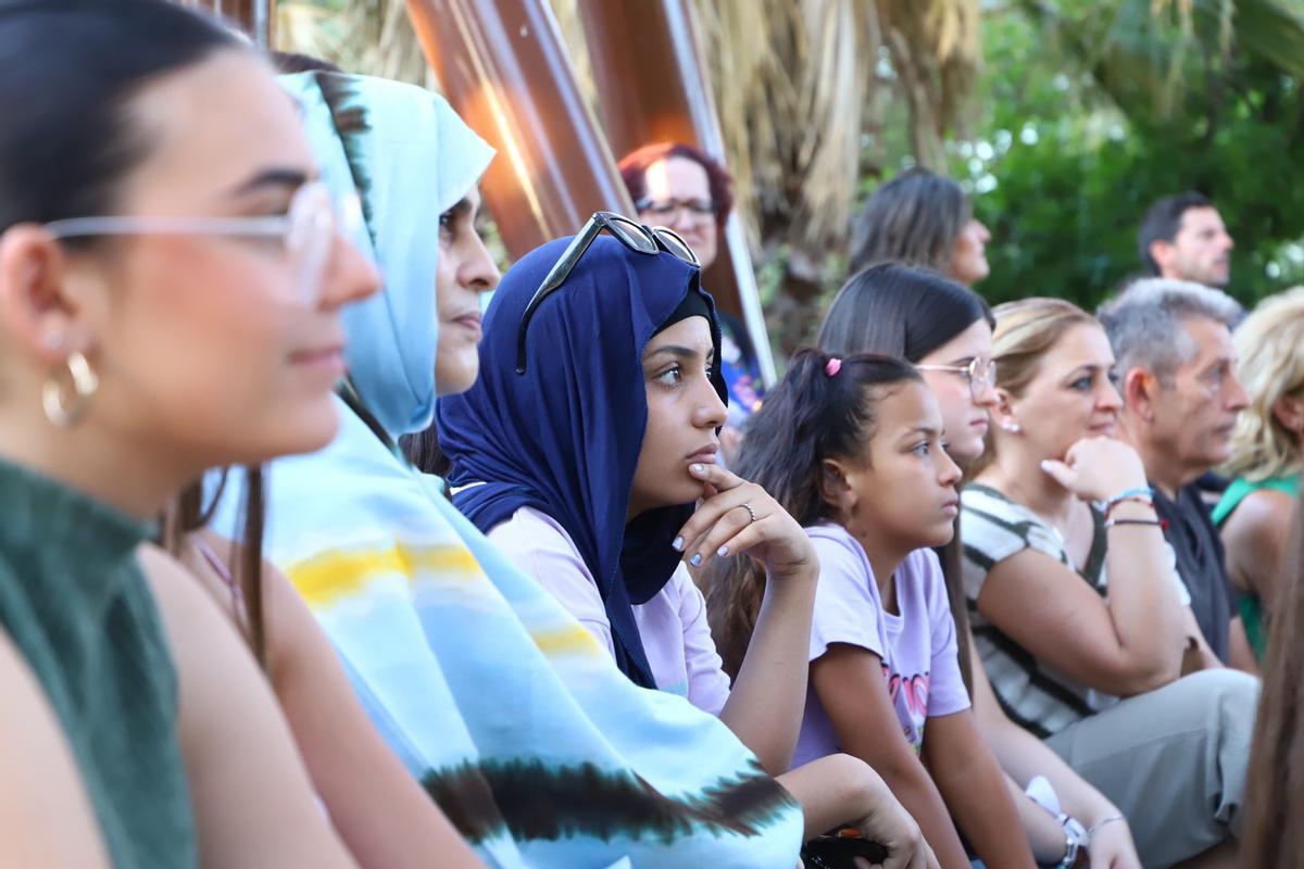 Las instituciones reciben a los niños saharauis