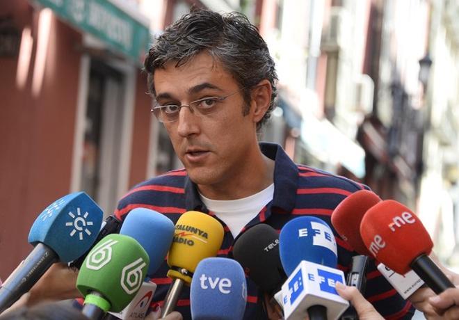 Eduardo Madina atén els mitjans de comunicació, a Madrid.