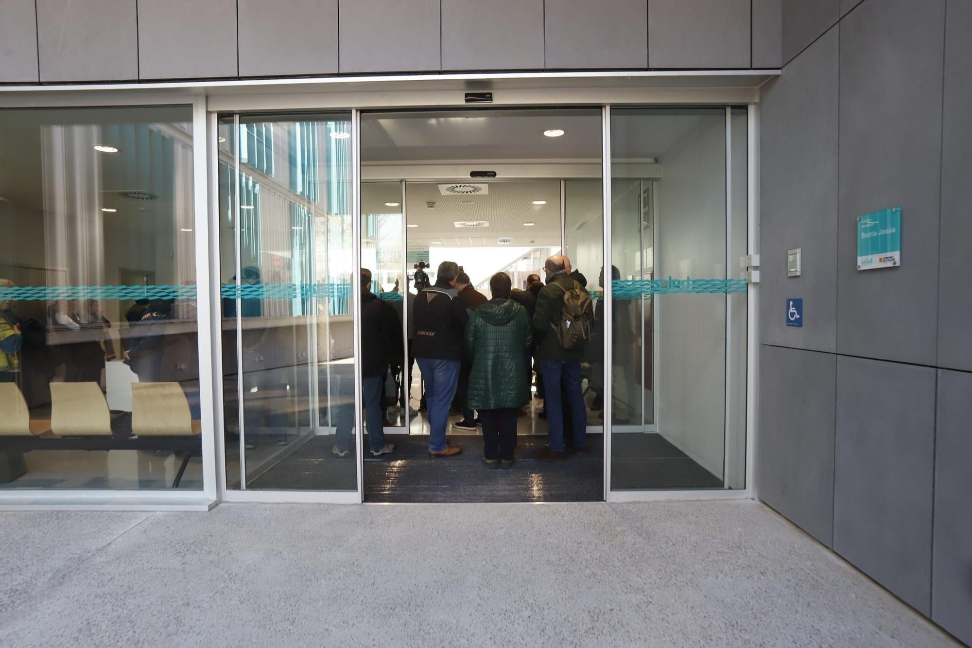 Visita de Lambán y Repollés al nuevo centro de salud del Barrio Jesús de Zaragoza