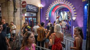 Entrada a una de las calles decoradas de las Fiestas de Gràcia 2022