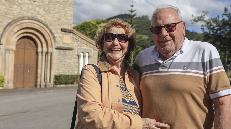 Rosa María García y Juan Antonio González, vecinos de Huerces: "Somos de nuestro pueblo pero en Montevil estamos encantados; el campo es muy duro"