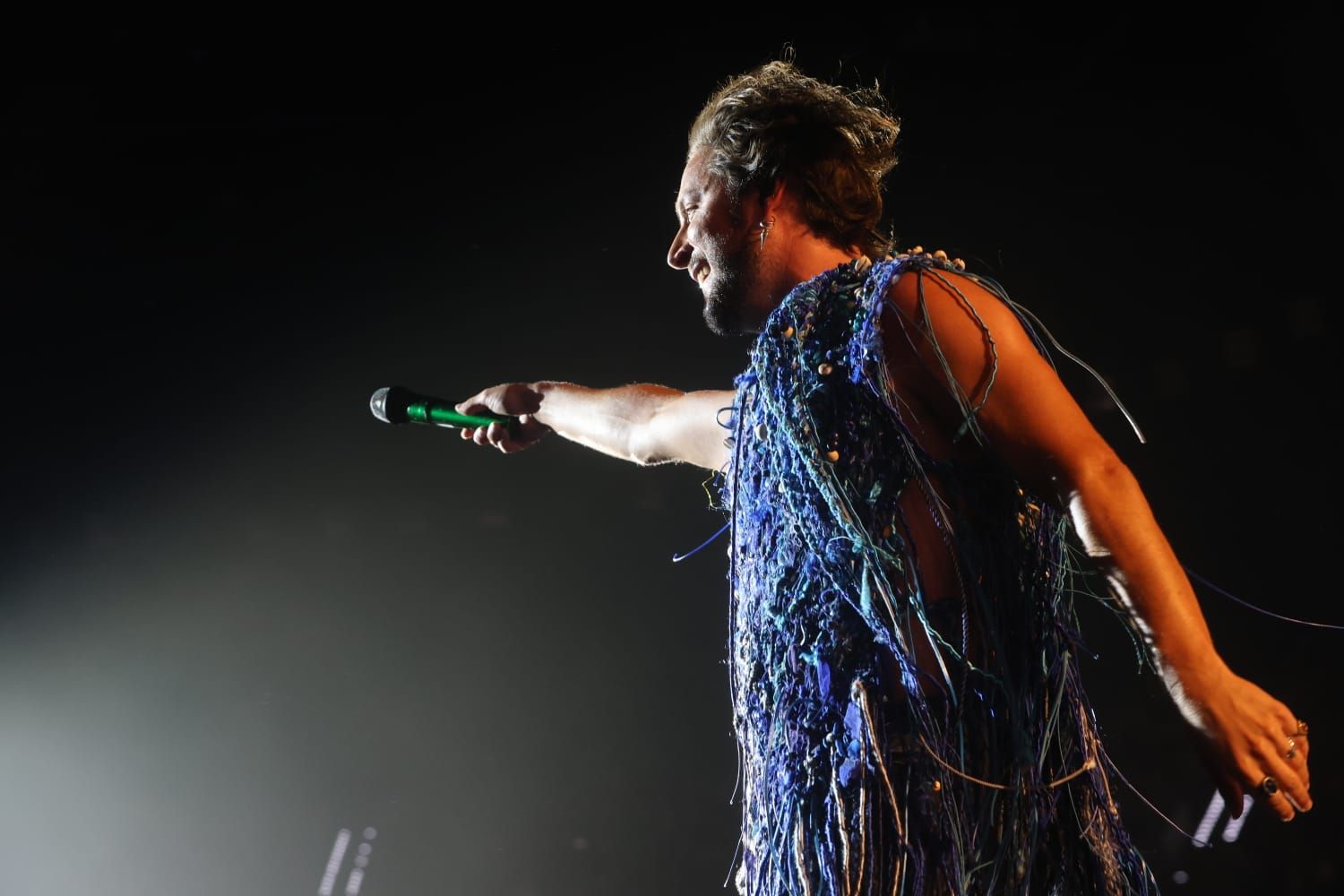 Manuel Carrasco arrebata en su concerto del Roig Arena: todas las imágenes