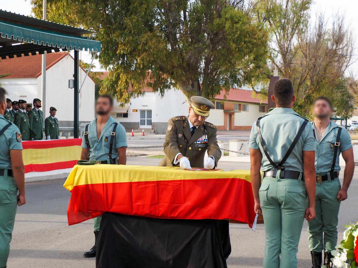 Acto de despedida del legionario fallecido en la base del MOE en Alicante.