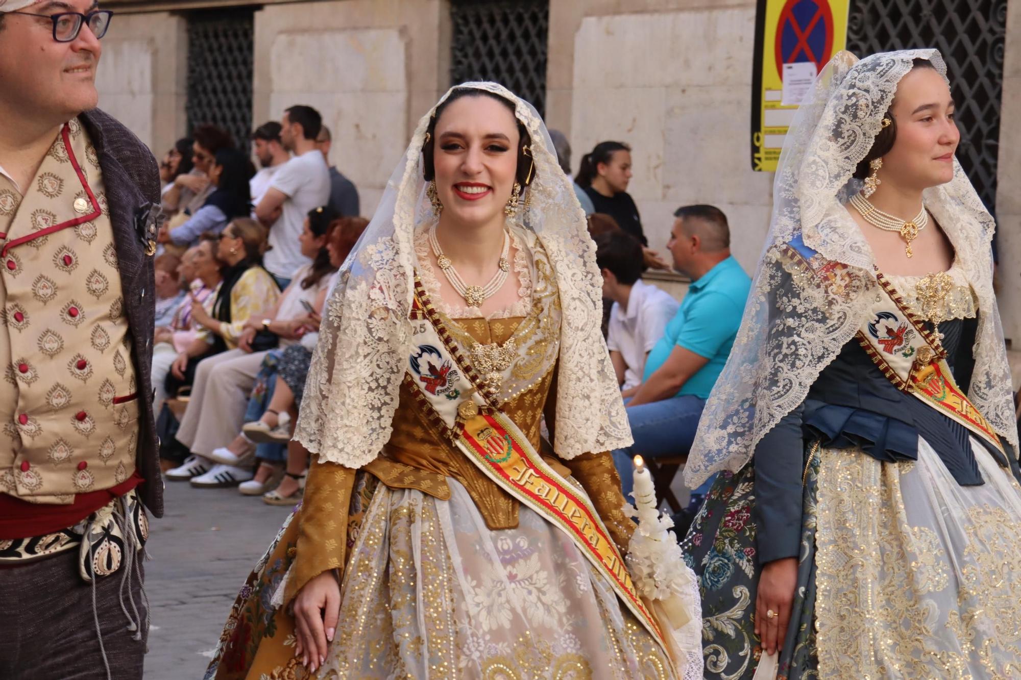 Comisiones de falla en la Procesión de la Virgen (4/5)