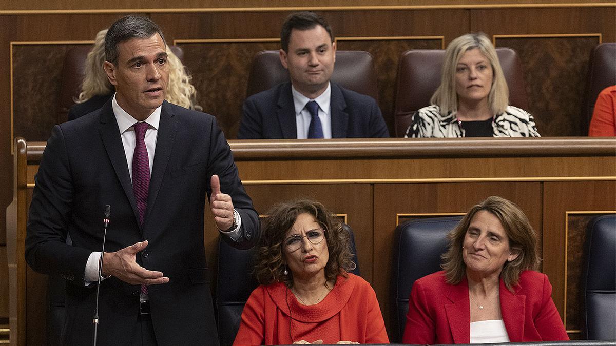 El presidente del Gobierno, Pedro Sánchez, durante la sesión de control, el pasado 10 de abril, en el Congreso de los Diputados.