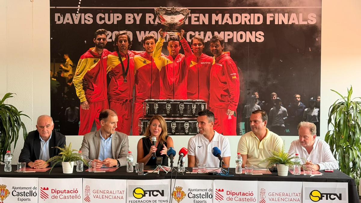 Roberto Bautista ha sido homenajeado en la Plana Sport Castellón.