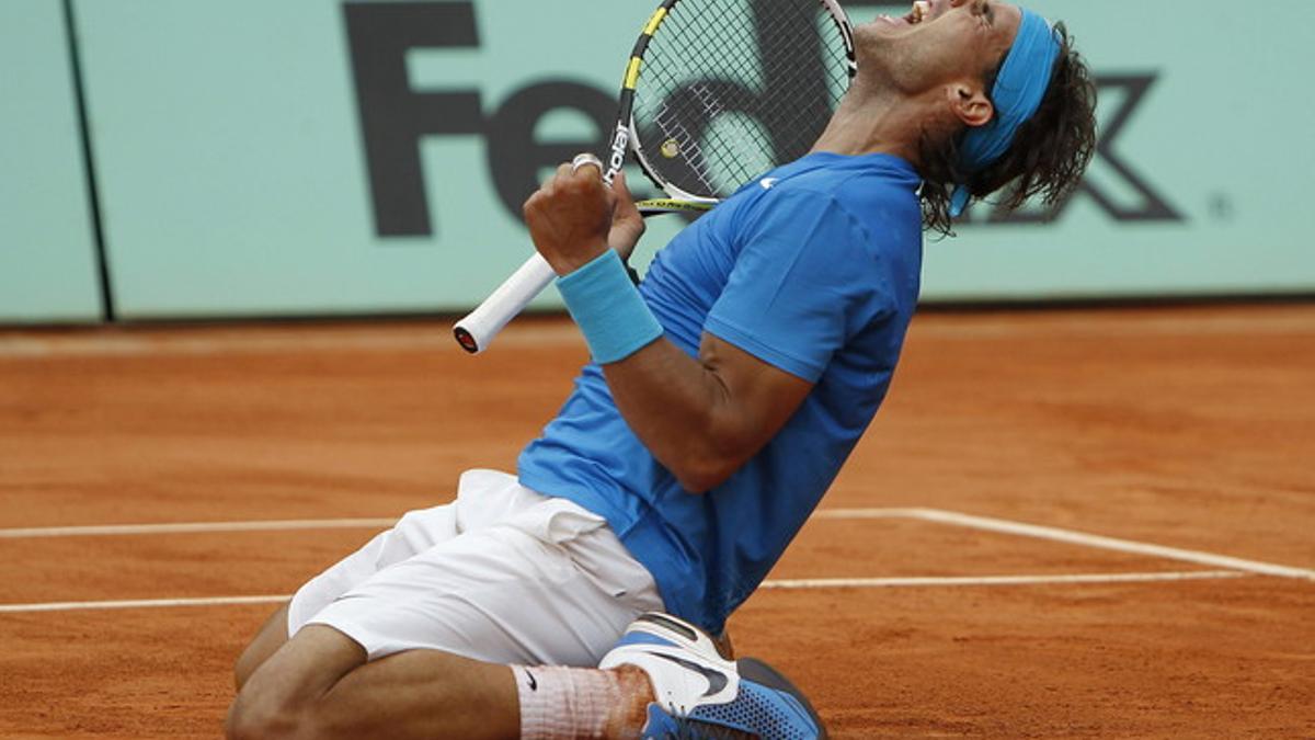 El tenista español Rafa Nadal muestra su alegría tras vencer en la semifinal disputada hoy al escocés Andy Murray