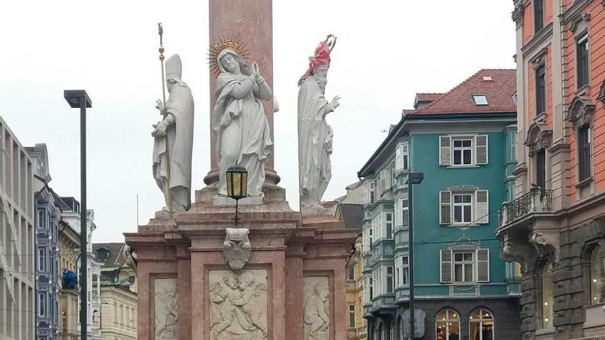 Eva, alumna del Instituto Selgas (tercera por la derecha), con sus compañeros austriacos, en Viena.