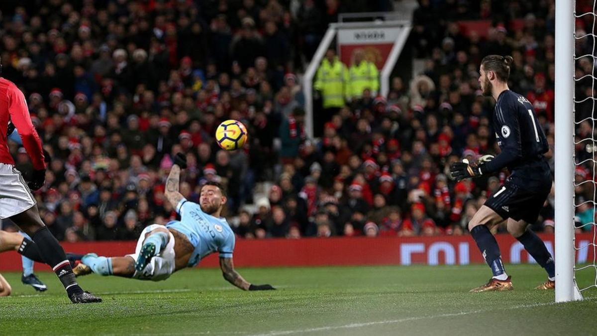 La pirueta de Otamendi para el 1-2 final