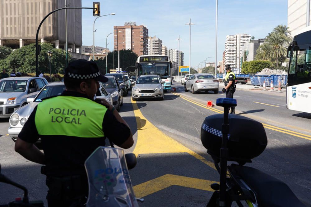 El avance de las obras del metro de Málaga en los tramos entre El Perchel y Atarazanas ha permitado que este lunes la avenida de Andalucía recupere los dos sentidos y que la Alameda de Colón cambie la circulación, permitiéndose únicamente en dirección sur, hacia la avenida Manuel Agustín Heredia, como estaba en 2015.