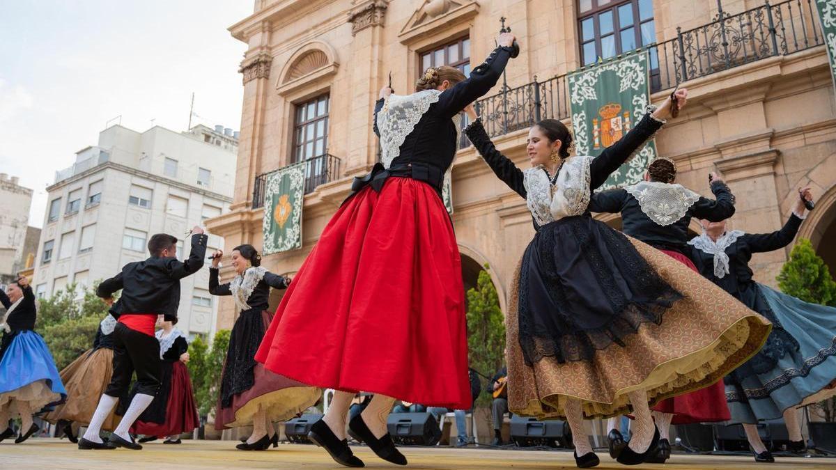 La plaça Major tornarà a convertir-se en un escenari on la dansa i les tradicions seran protagonistes.