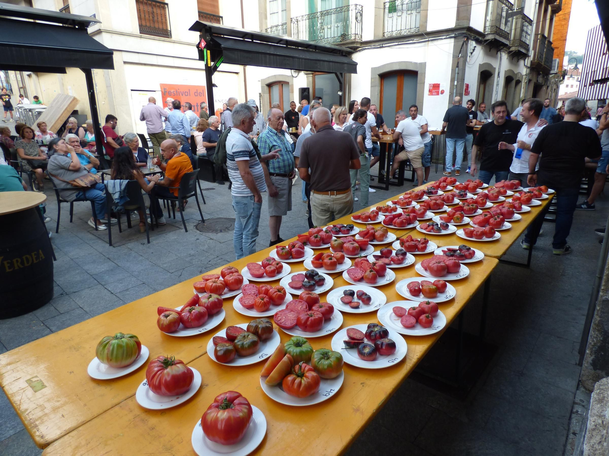 Así fue la elección del mejor tomate de Cangas del Narcea