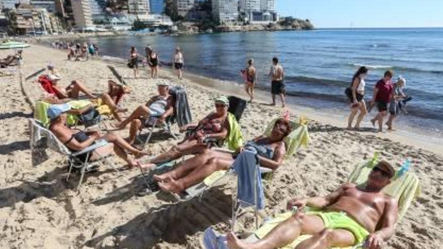 El turismo nacional vuelve a frenar el crecimiento de visitas en Benidorm