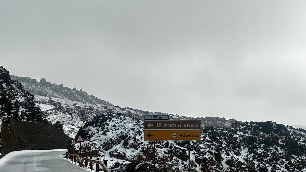 Así amanece el Teide el domingo 22 de marzo de 2026 tras haber dejado atrás lo peor de la borrasca Therese