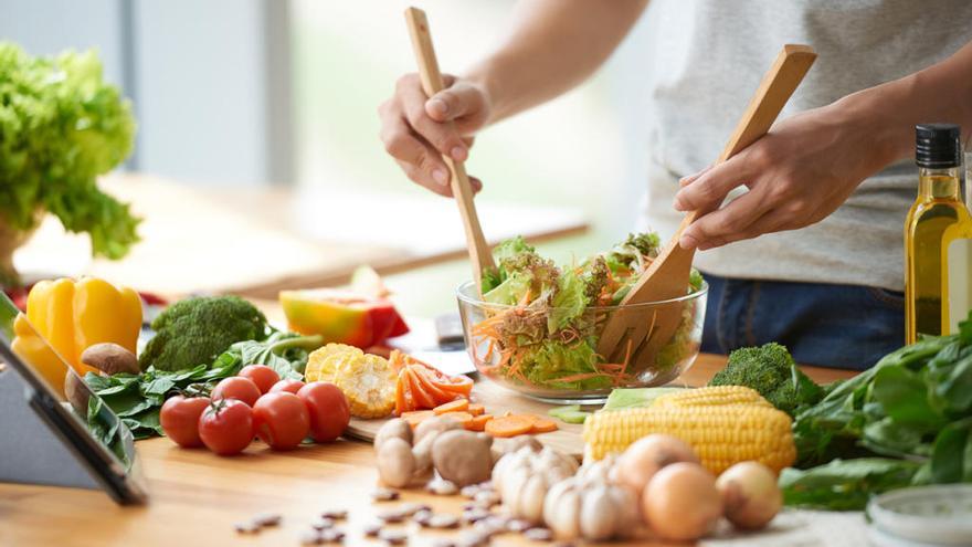 La ensalada es un plato perfecto para el verano.