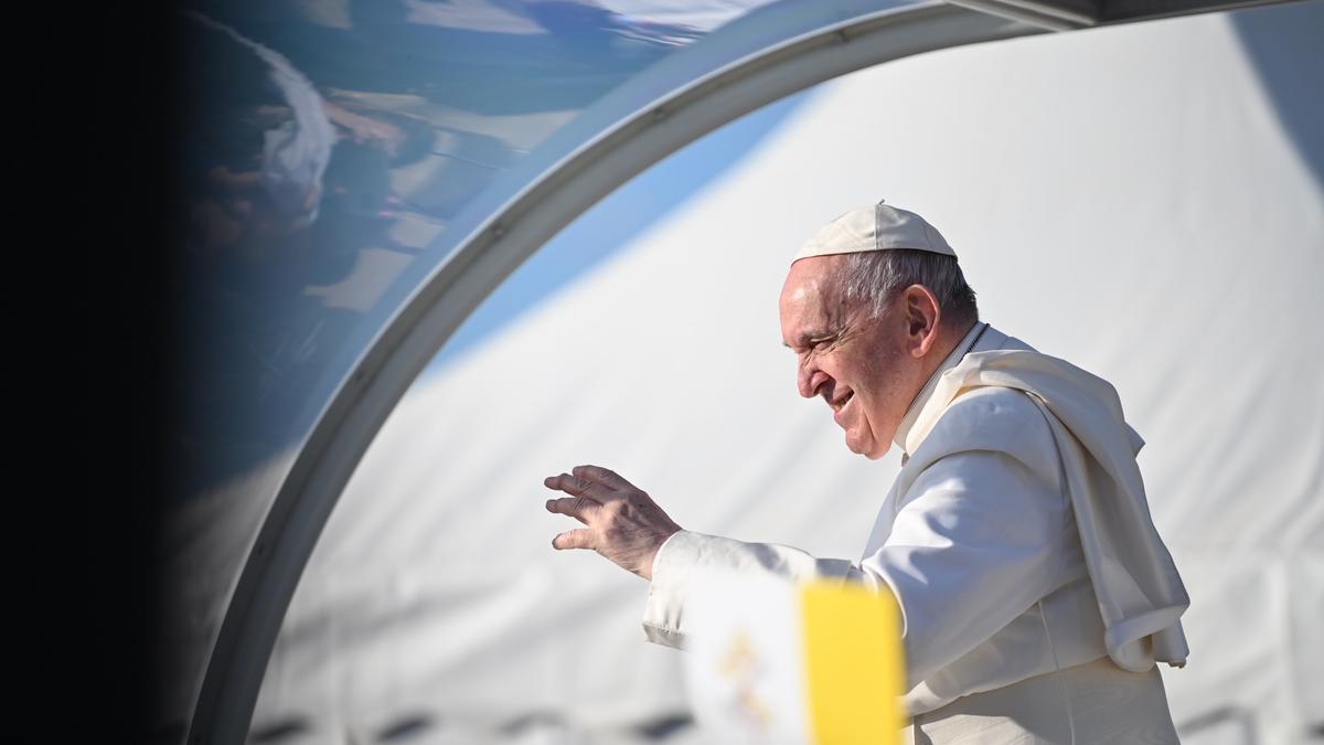 El papa pide una tregua de Semana Santa en Ucrania durante la misa del Domingo de Ramos.